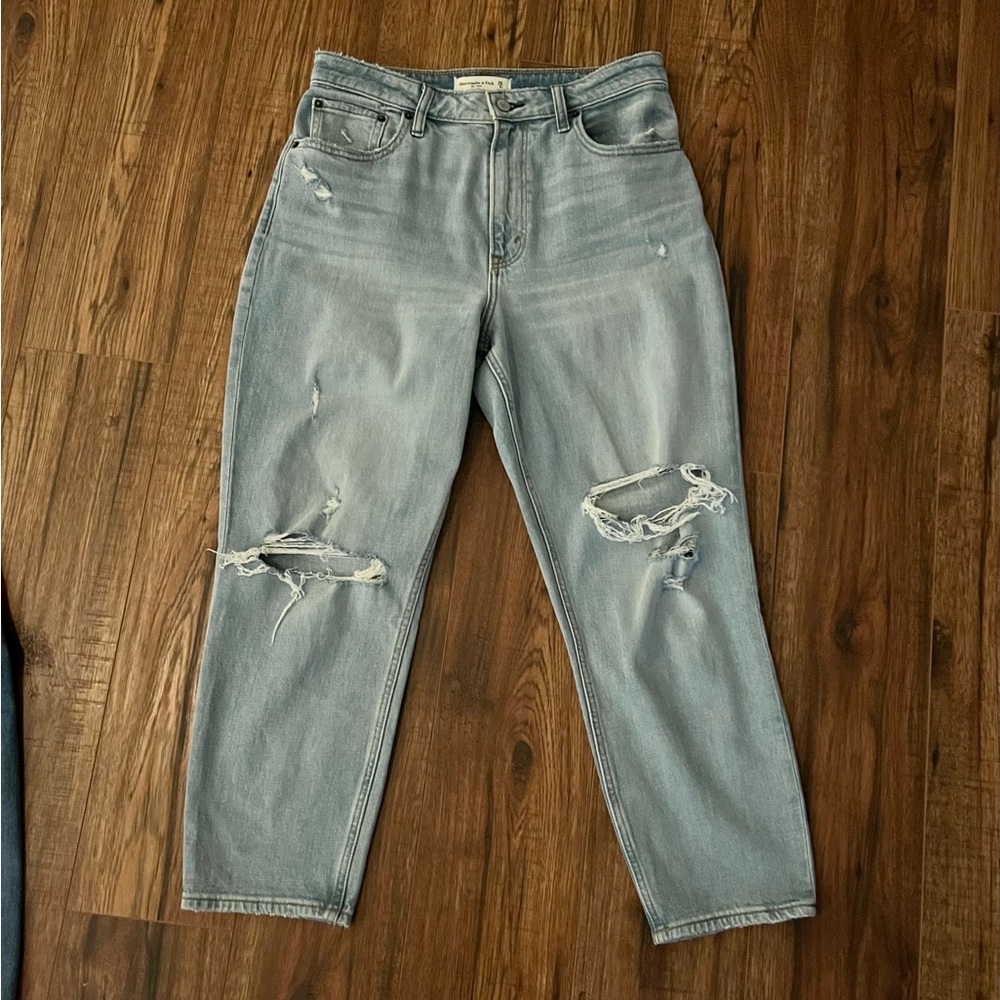 Abercrombie & Fitch women’s high rise mom jeans 6/28 short